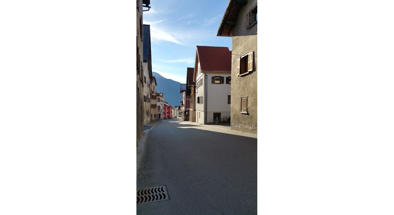 Lantsch durch das Dorf