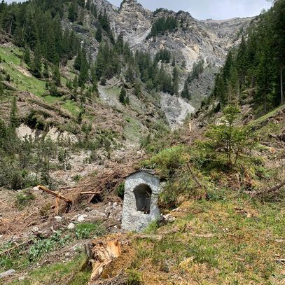 Wanderung in Lantsch  Lenz.JPG