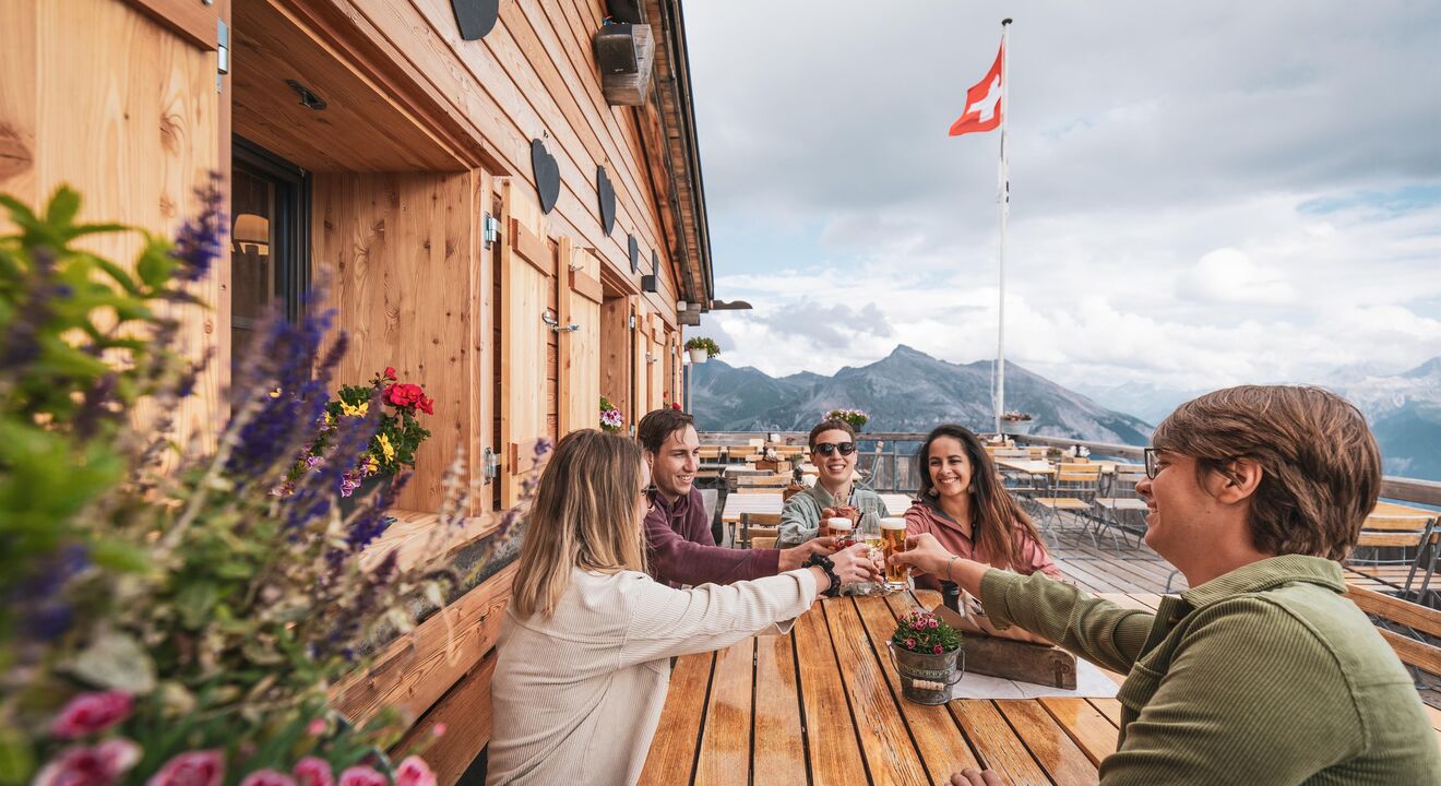 Anstossen | © Lenzerheide Bergbahnen