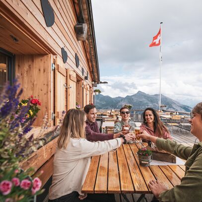 Anstossen | © Lenzerheide Bergbahnen
