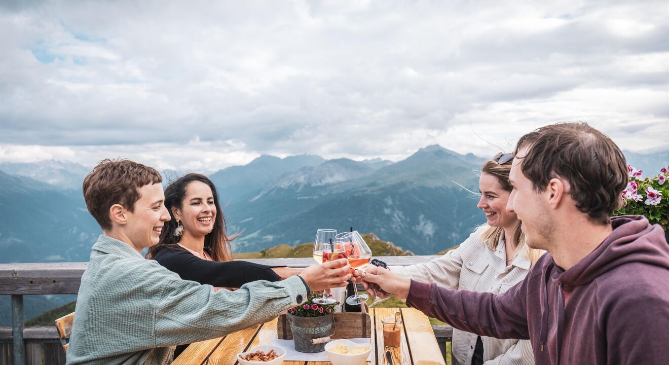 Gipfel Fondue & Apéro auf der Terrasse