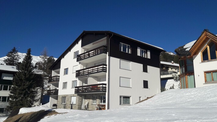 Haus Tgamona Blick von der Skipiste
