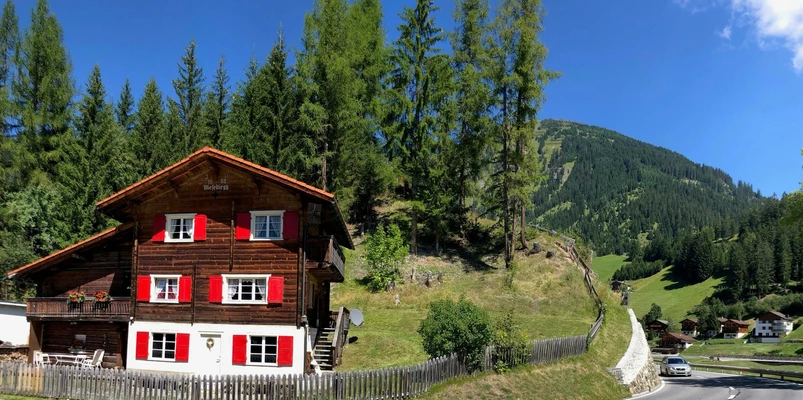 haus front sommer
