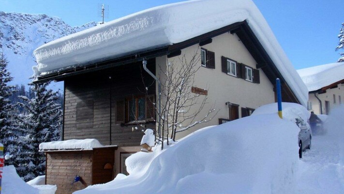 Haus im Winter 2