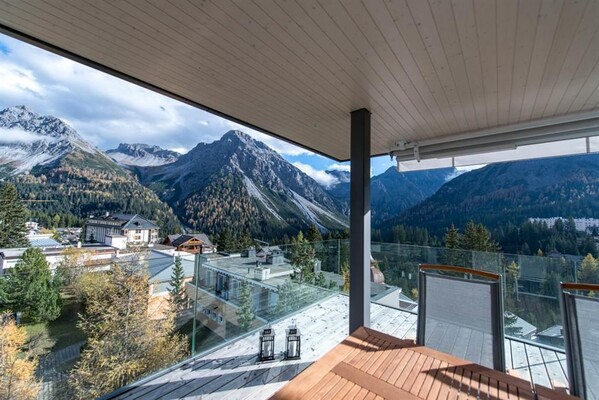Terrasse mit Südost Aussicht | © Arosa Exklusiv