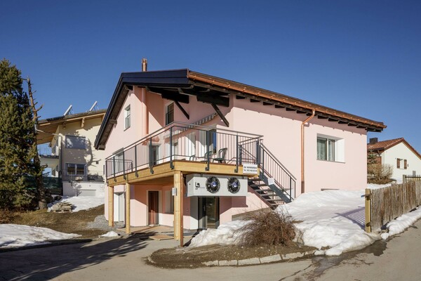Haus mit Terasse, Südansicht.jpg