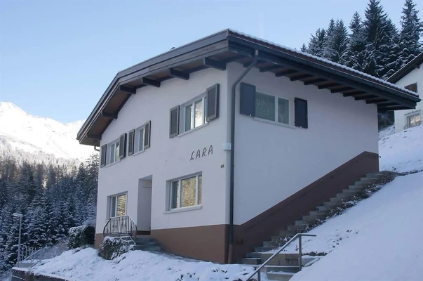 Winter Hausansicht