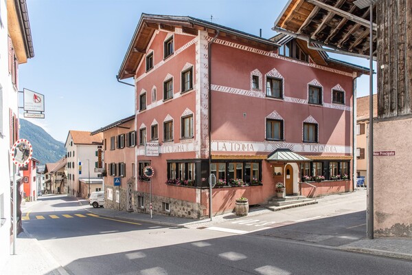 Aussenansicht La Tgoma im Sommer | © AlpinTrend