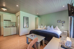 Room Pictures_Room_MBZ_1