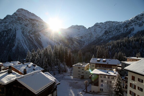 Aussicht vom Fenster auf die Umgebung