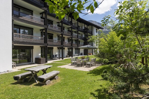 Sommer Aussenansicht Sizplatz
