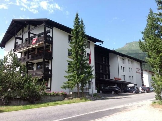Haus aussen Sommer