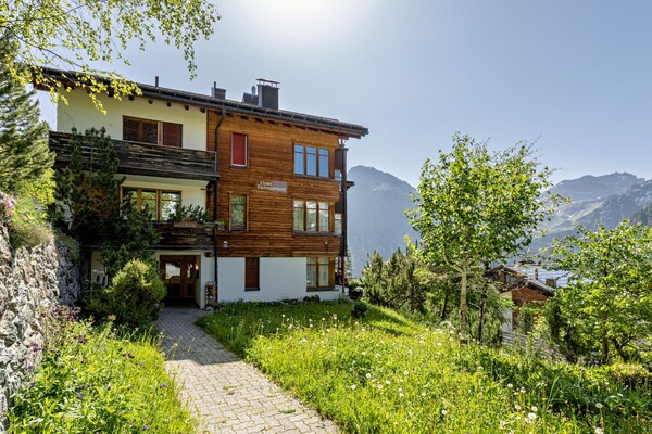 Zugang Chalet Tschuggenweg über Hohe Waldpromenade